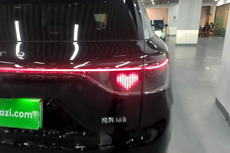 Used Hima AITO M9 2025 Model Range-Extended Ultra Edition 52kWh 6-seater (896-line LiDAR) Exterior 3