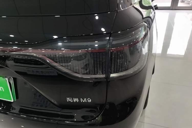 Used Hima AITO M9 2025 Extended-Range Ultra Version 52 kWh 6-Seater Exterior 3
