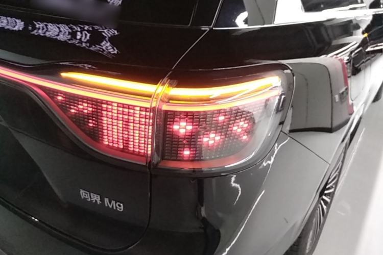 Used Hima AITO M9 2025 Extended-Range Ultra Version 52 kWh 5-Seater Edition Exterior 3