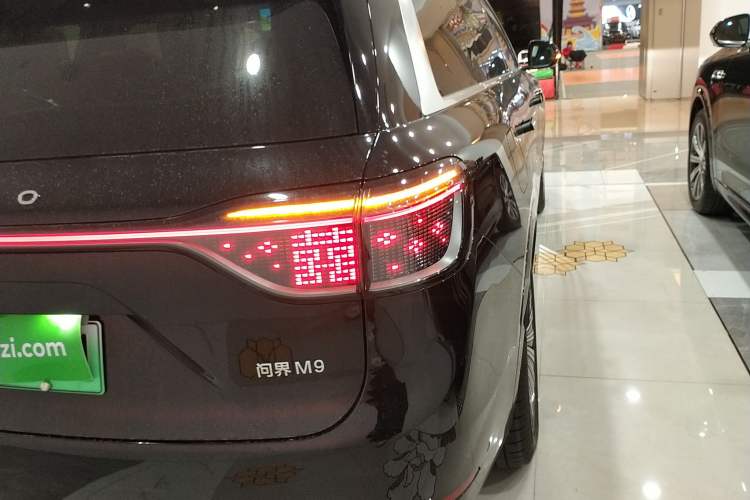 Used Hima AITO M9 2025 Extended-Range Ultra Version 52 kWh 5-Seater Edition Exterior 3
