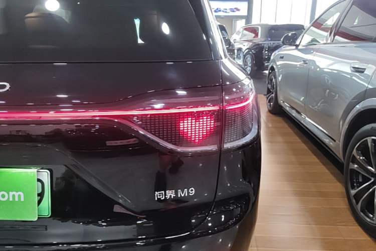 Used Hima AITO M9 2025 Extended-Range Ultra Version 52 kWh 6-Seater Exterior 3