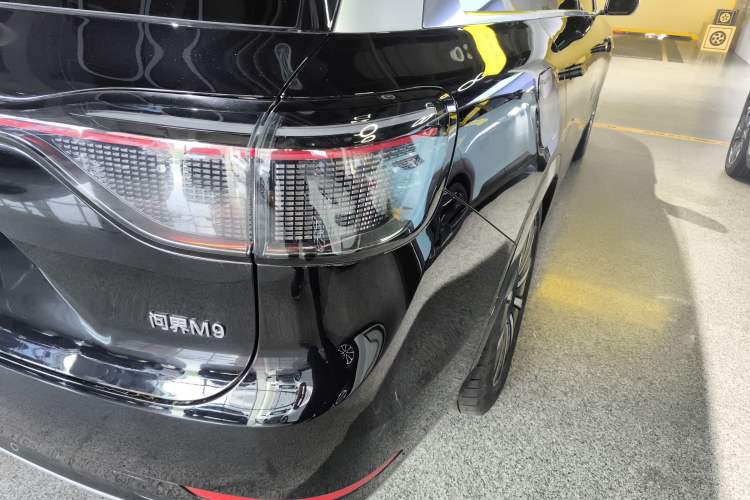 Used Hima AITO M9 2025 Extended-Range Ultra Version 52 kWh 6-Seater Exterior 3