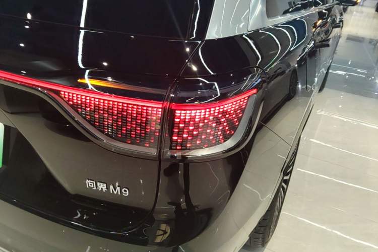 Used Hima AITO M9 2025 Extended-Range Ultra Version 52 kWh 6-Seater Exterior 3