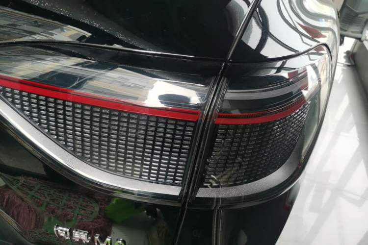 Used Hima AITO M9 2025 Extended-Range Ultra Version 52 kWh 6-Seater Exterior 3