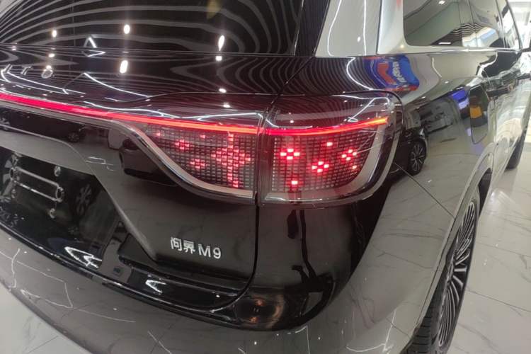 Used Hima AITO M9 2025 Extended-Range Ultra Version 52 kWh 6-Seater Exterior 3