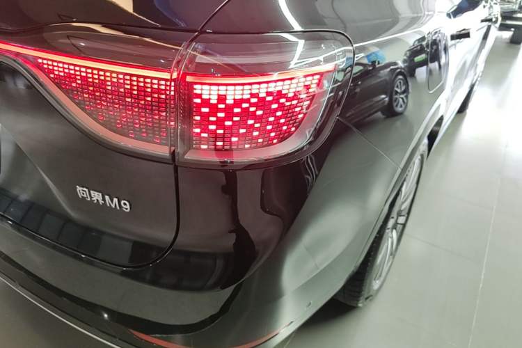 Used Hima AITO M9 2025 Extended-Range Ultra Version 52 kWh 6-Seater Exterior 3