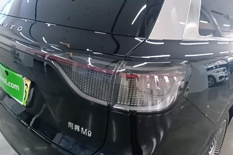 Used Hima AITO M9 2025 Extended-Range Ultra Version 52 kWh 6-Seater Exterior 3