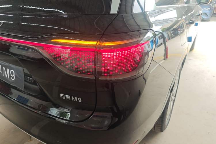Used Hima AITO M9 2025 Model Range-Extended Ultra Edition 52kWh 6-seater (896-line LiDAR) Exterior 3
