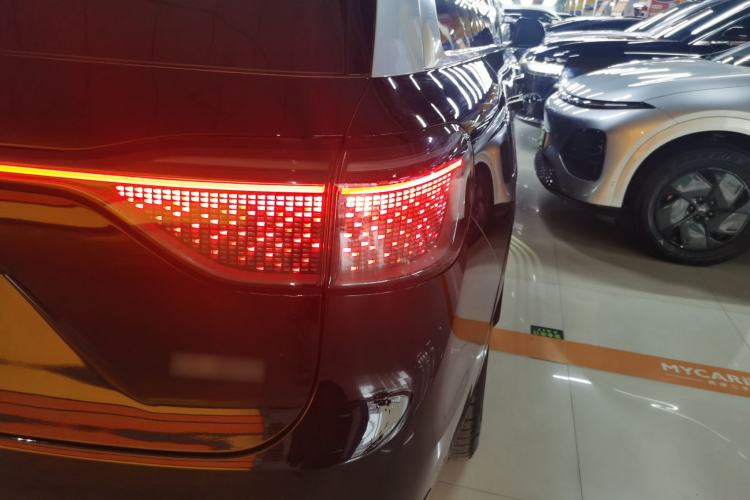 Used Hima AITO M9 2025 Extended-Range Ultra Version 52 kWh 5-Seater Edition Exterior 3