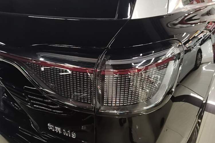 Used Hima AITO M9 2025 Extended-Range Ultra Version 52 kWh 6-Seater Exterior 3
