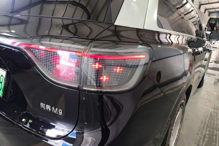 Used Hima AITO M9 2025 Extended-Range Ultra Version 52 kWh 5-Seater Edition Exterior 3