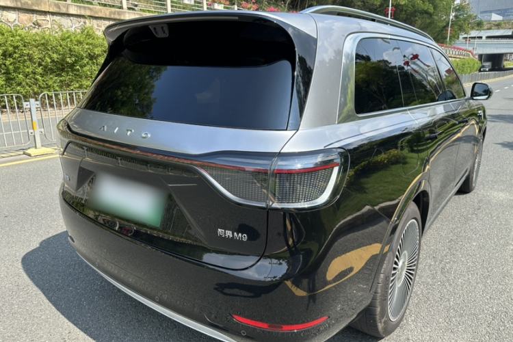Used Hima AITO M9 2025 Extended-Range Ultra Version 52 kWh 6-Seater Exterior 3