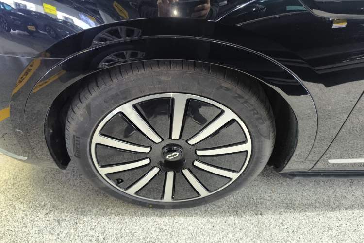 Used Hima AITO M9 2025 Extended-Range Ultra Version 52 kWh 6-Seater Exterior 4