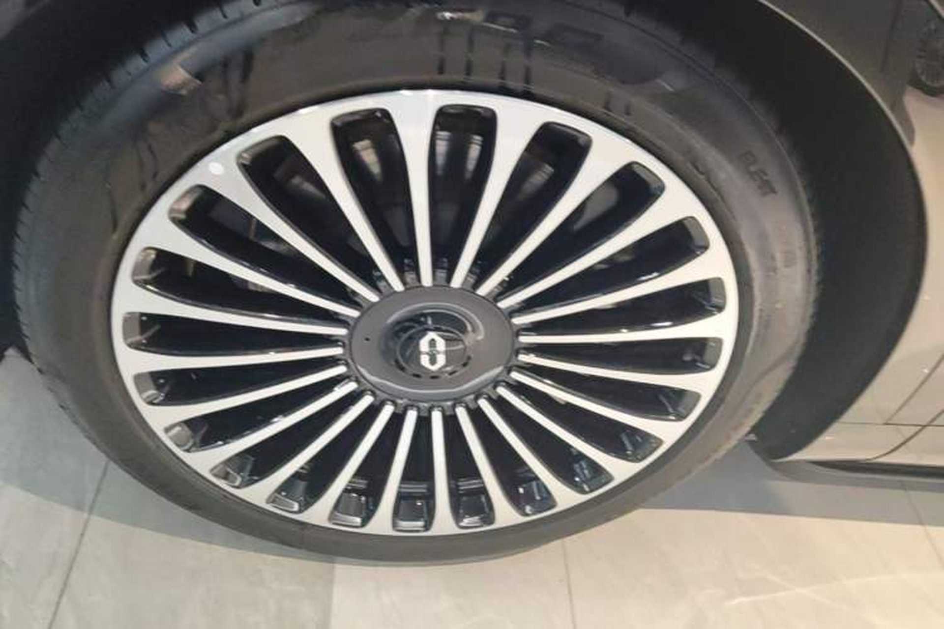 Used Hima AITO M9 2025 Extended-Range Ultra Version 52 kWh 6-Seater Exterior 4