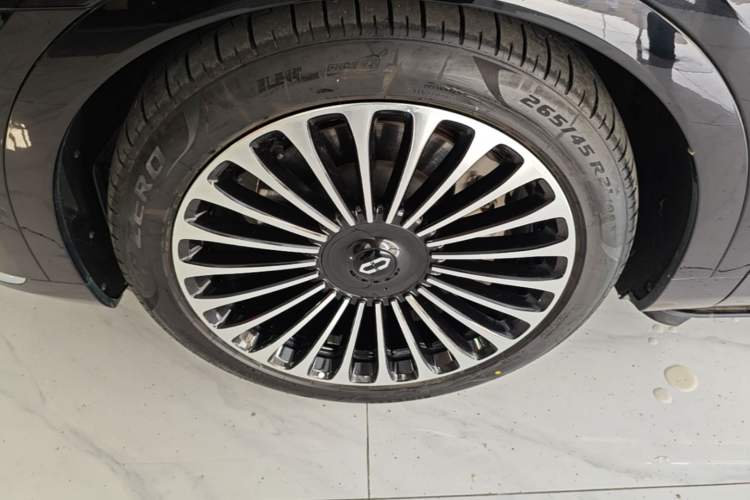 Used Hima AITO M9 2025 Extended-Range Ultra Version 52 kWh 6-Seater Exterior 4
