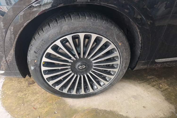 Used Hima AITO M9 2025 Extended-Range Ultra Version 52 kWh 5-Seater Edition Exterior 4