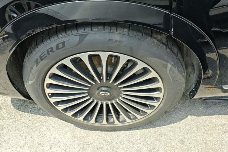 Used Hima AITO M9 2025 Extended-Range Max Version 52 kWh 6-Seater Edition Exterior 5