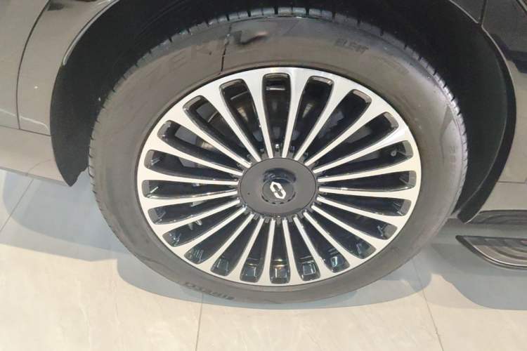 Used Hima AITO M9 2025 Extended-Range Ultra Version 52 kWh 6-Seater Exterior 5