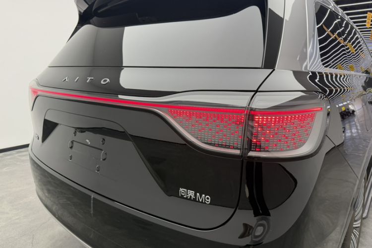 Used Hima AITO M9 2025 Extended-Range Ultra Version 52 kWh 6-Seater Exterior 5