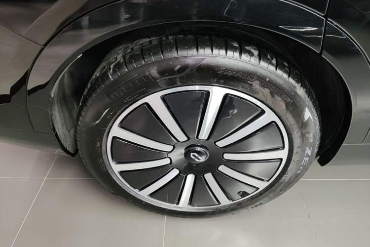 Used Hima AITO M9 2025 Extended-Range Ultra Version 52 kWh 6-Seater Exterior 5