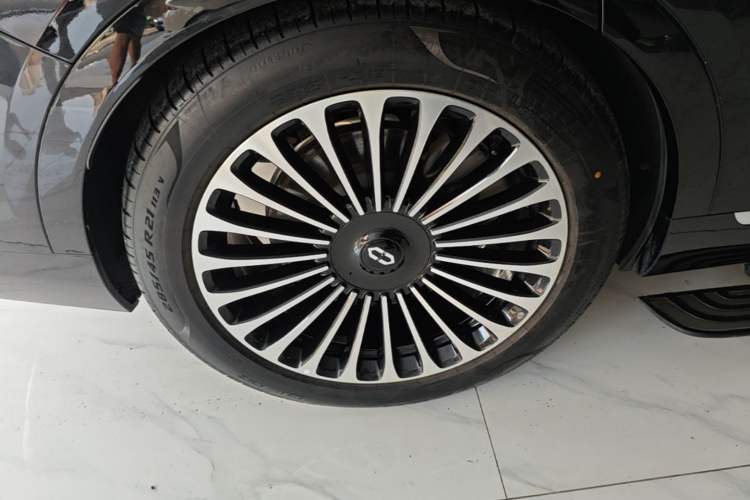 Used Hima AITO M9 2025 Extended-Range Ultra Version 52 kWh 6-Seater Exterior 5