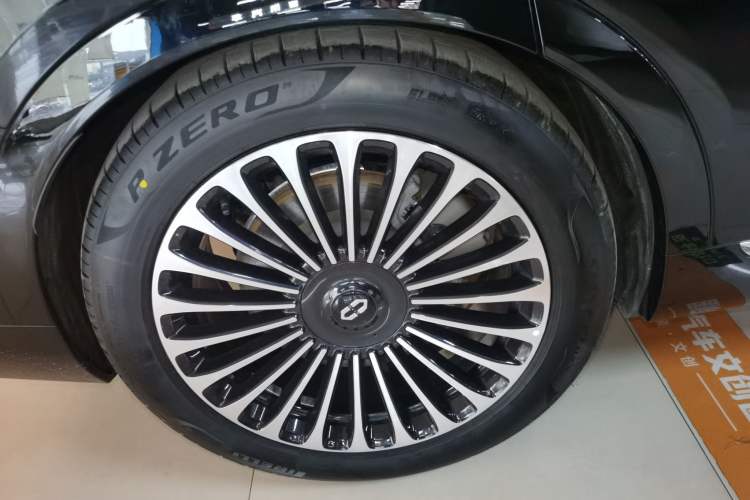 Used Hima AITO M9 2025 Extended-Range Ultra Version 52 kWh 5-Seater Edition Exterior 5