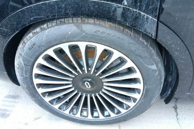 Used Hima AITO M9 2025 Extended-Range Ultra Version 52 kWh 6-Seater Exterior 5