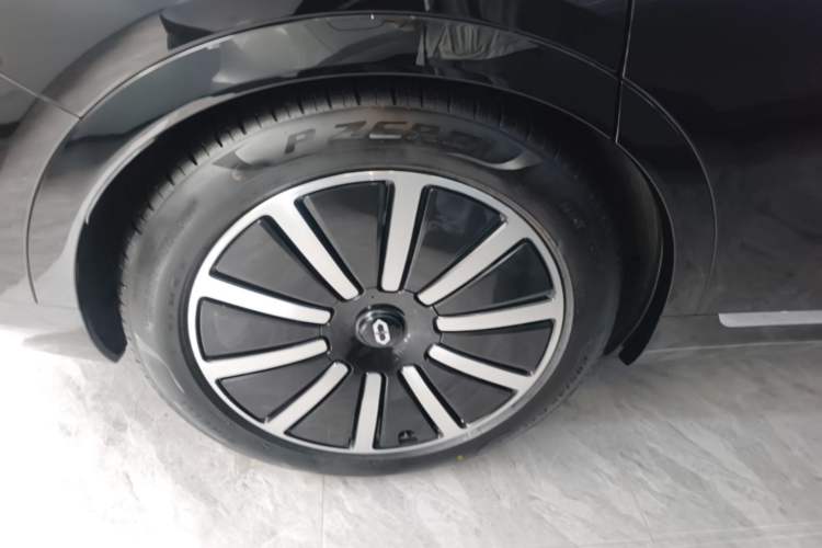 Used Hima AITO M9 2025 Extended-Range Ultra Version 52 kWh 5-Seater Edition Exterior 5