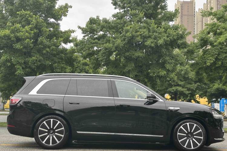 Used Hima AITO M9 2025 Extended-Range Max Version 52 kWh 6-Seater Edition Exterior 7