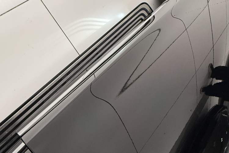 Used Hima AITO M9 2025 Extended-Range Ultra Version 52 kWh 5-Seater Edition Exterior 8