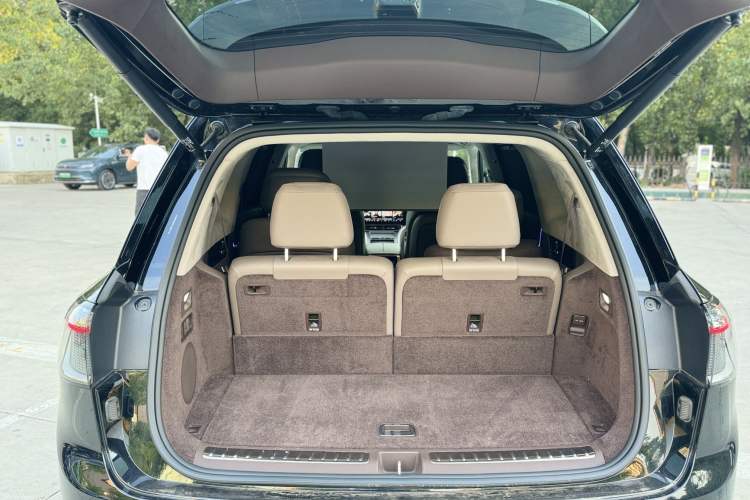 Used Hima AITO M9 2025 Extended-Range Ultra Version 52 kWh 6-Seater Exterior 8