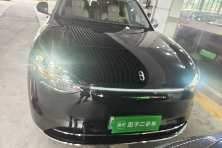 Used Hima AITO M9 2025 Extended-Range Ultra Version 52 kWh 6-Seater Front