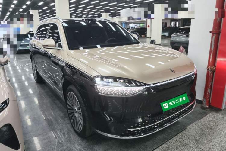 Used Hima AITO M9 2025 Extended-Range Ultra Version 52 kWh 5-Seater Edition Front Right 45 Deg