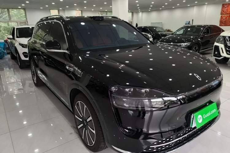 Used Hima AITO M9 2025 Extended-Range Ultra Version 52 kWh 6-Seater Front Right 45 Deg