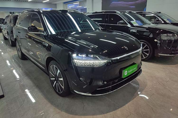 Used Hima AITO M9 2025 Extended-Range Ultra Version 52 kWh 5-Seater Edition Front Right 45 Deg