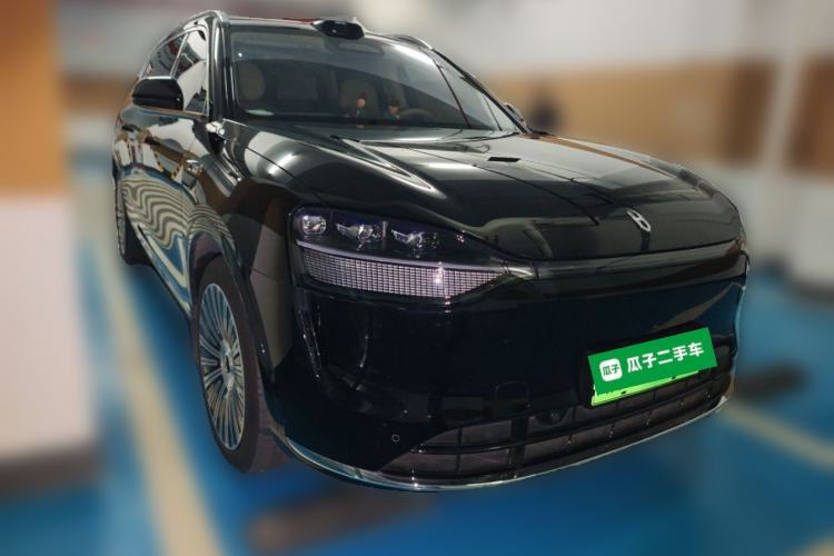 Used Hima AITO M9 2025 Extended-Range Ultra Version 52 kWh 5-Seater Edition Front Right 45 Deg