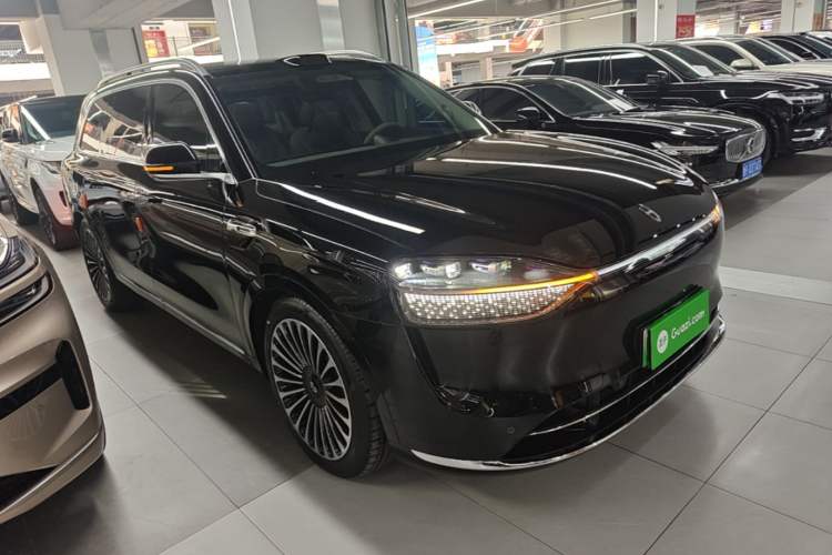 Used Hima AITO M9 2025 Extended-Range Ultra Version 52 kWh 6-Seater Front Right 45 Deg