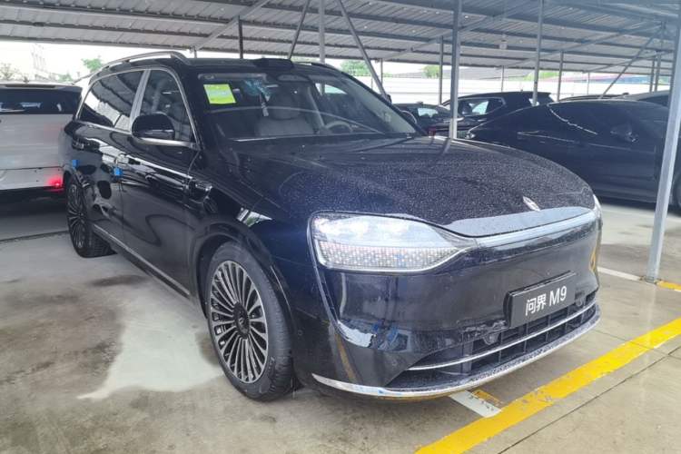 Used Hima AITO M9 2025 Extended-Range Max Version 52 kWh 6-Seater Edition Front Right 45 Deg