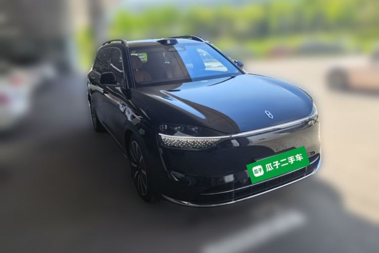 Used Hima AITO M9 2025 Extended-Range Max Version 52 kWh 5-Seater Edition Front Right 45 Deg