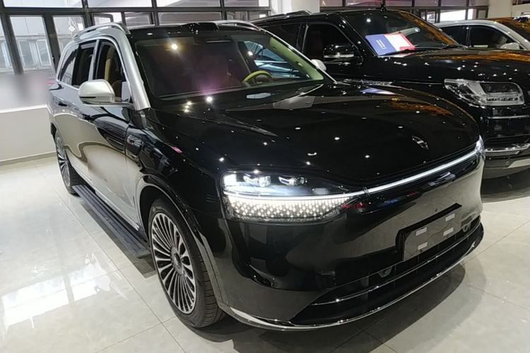 Used Hima AITO M9 2025 Extended-Range Ultra Version 52 kWh 6-Seater Front Right 45 Deg