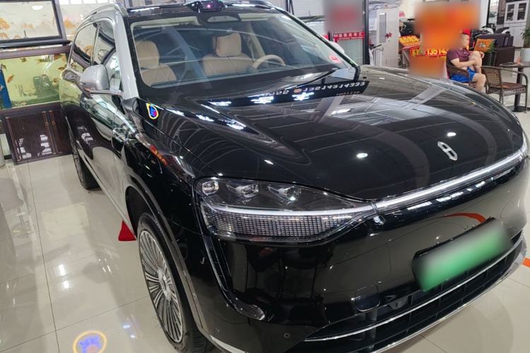 Used Hima AITO M9 2025 Extended-Range Ultra Version 52 kWh 5-Seater Edition Front Right 45 Deg