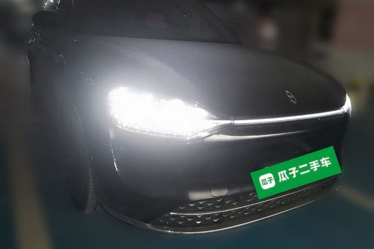 Used Hima AITO M9 2025 Extended-Range Max Version 52 kWh 6-Seater Edition Front Right 45 Deg