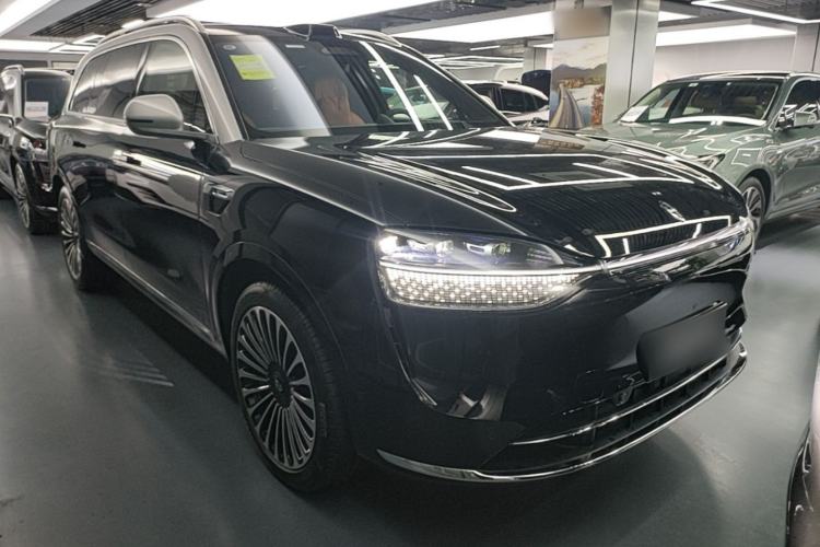 Used Hima AITO M9 2025 Extended-Range Ultra Version 52 kWh 6-Seater Front Right 45 Deg