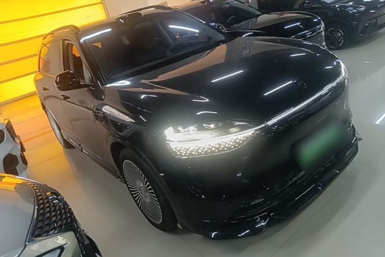 Used Hima AITO M9 2025 Extended-Range Ultra Version 52 kWh 5-Seater Edition Front Right 45 Deg