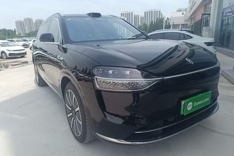 Used Hima AITO M9 2025 Extended-Range Ultra Version 52 kWh 5-Seater Edition Front Right 45 Deg