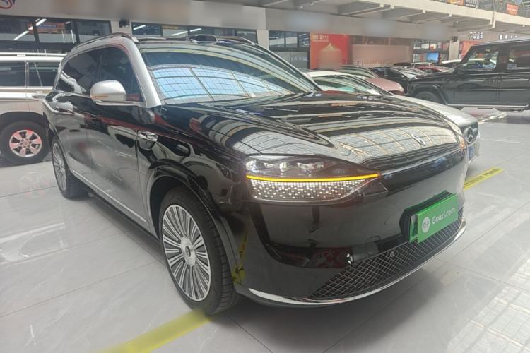 Used Hima AITO M9 2025 Pure Electric Ultra Version 100 kWh 6-Seater Model Front Right 45 Deg
