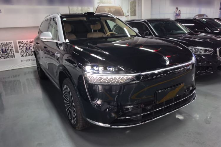 Used Hima AITO M9 2025 Extended-Range Ultra Version 52 kWh 6-Seater Front Right 45 Deg