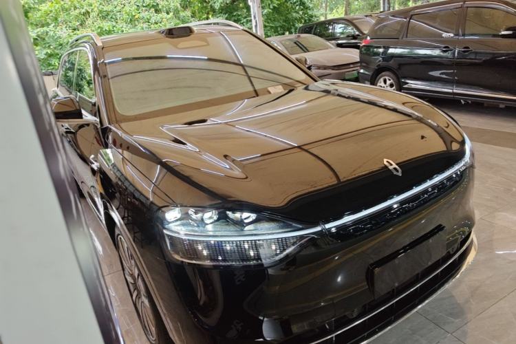 Used Hima AITO M9 2025 Extended-Range Max Version 52 kWh 6-Seater Edition Front Right 45 Deg