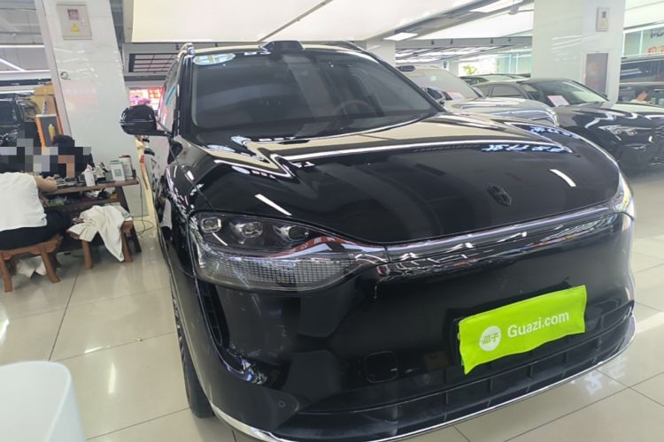 Used Hima AITO M9 2025 Extended-Range Ultra Version 52 kWh 6-Seater Front Right 45 Deg