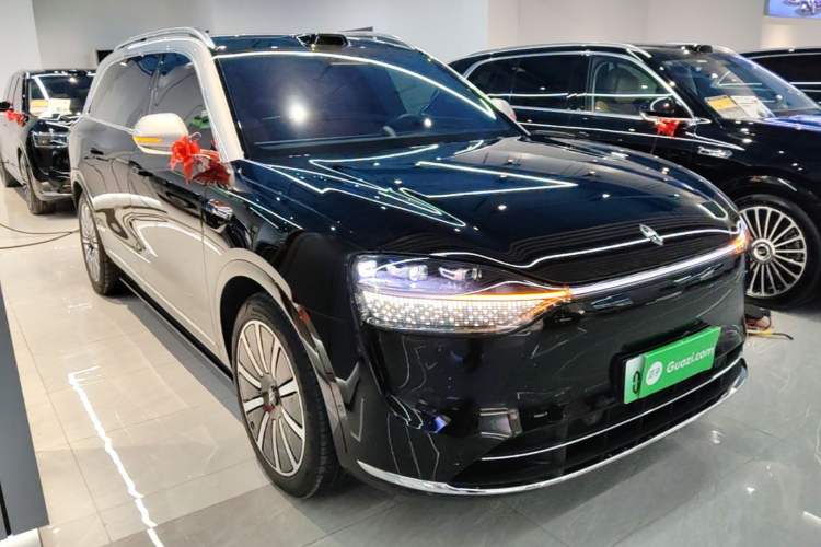 Used Hima AITO M9 2025 Extended-Range Ultra Version 52 kWh 6-Seater Front Right 45 Deg